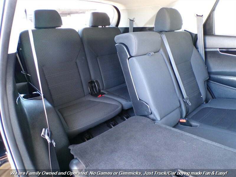 Used 2019 Kia Sorento L FWD image 22
