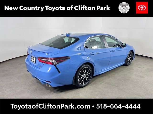 Used 2023 Toyota Camry SE w/ Cold Weather Package AWD/4WD image 3