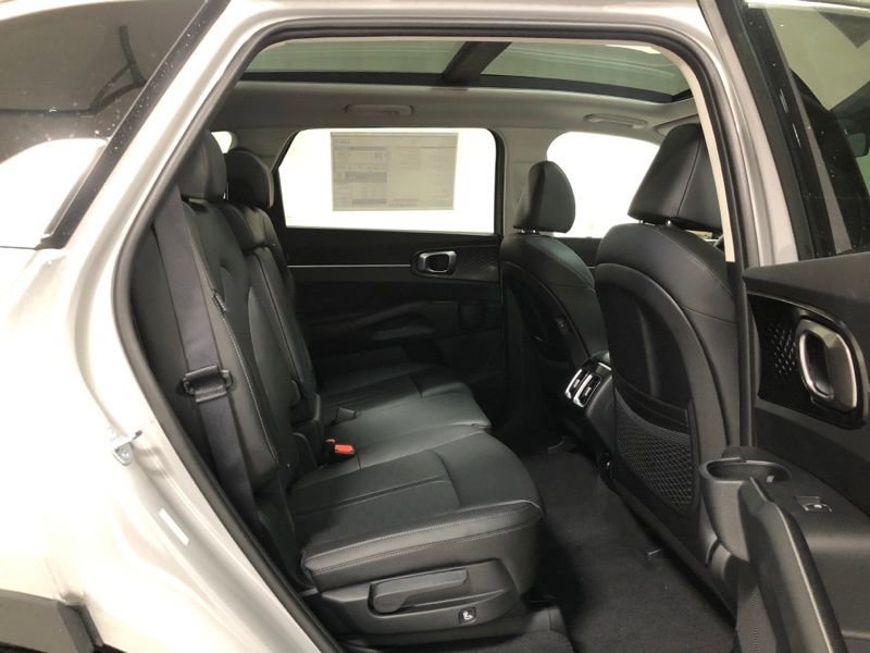 New 2026 Kia Sorento S w/ S Panoramic Sunroof Package image 10