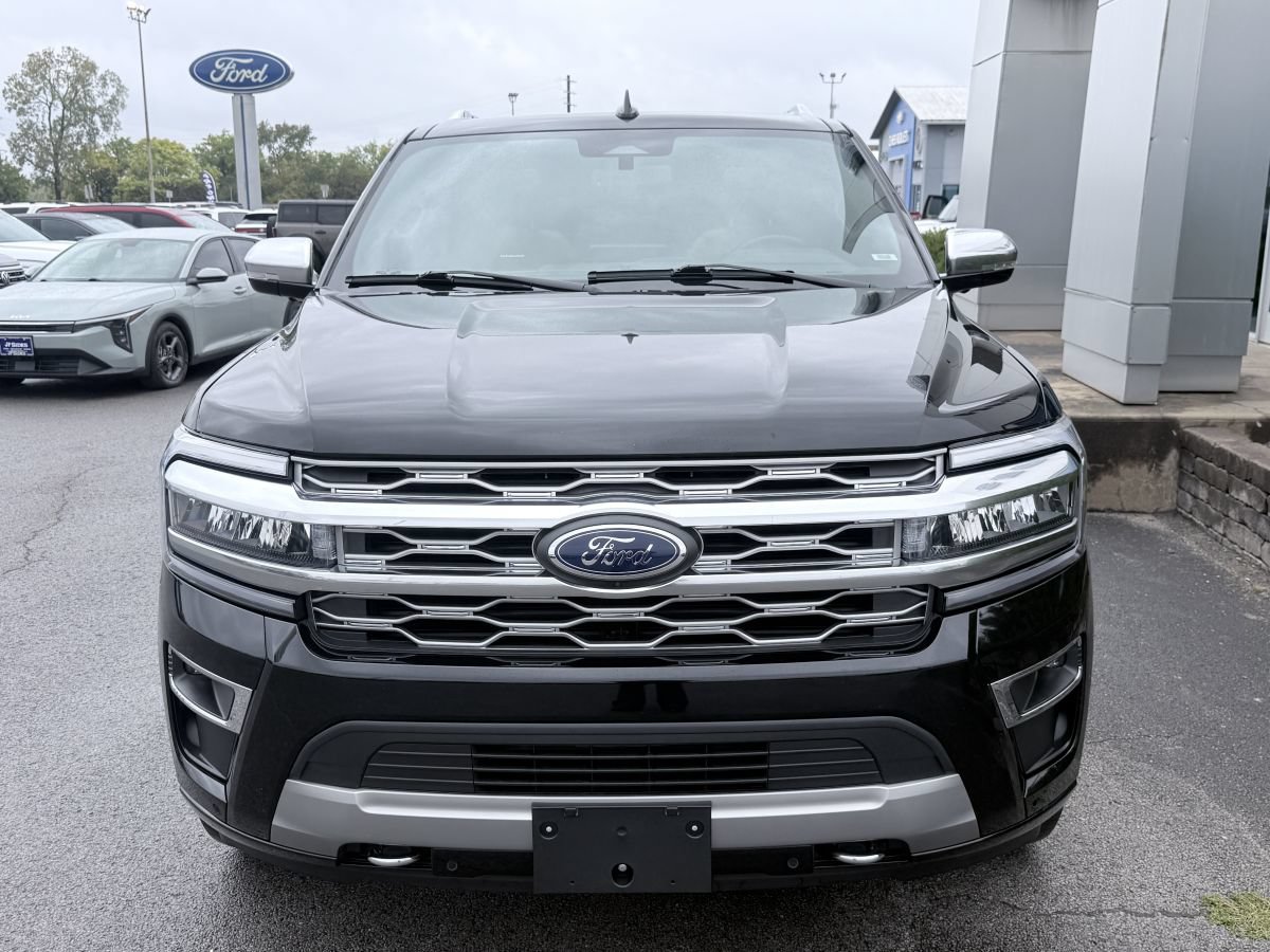 Used 2022 Ford Expedition Max Platinum AWD/4WD image 2