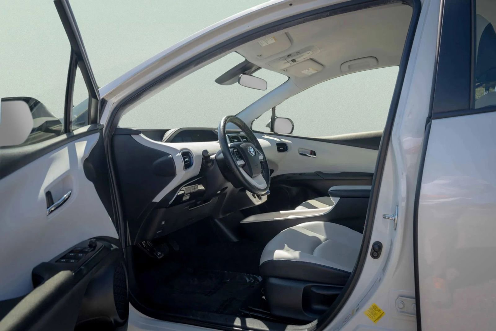 Used 2016 Toyota Prius Three Touring image 30