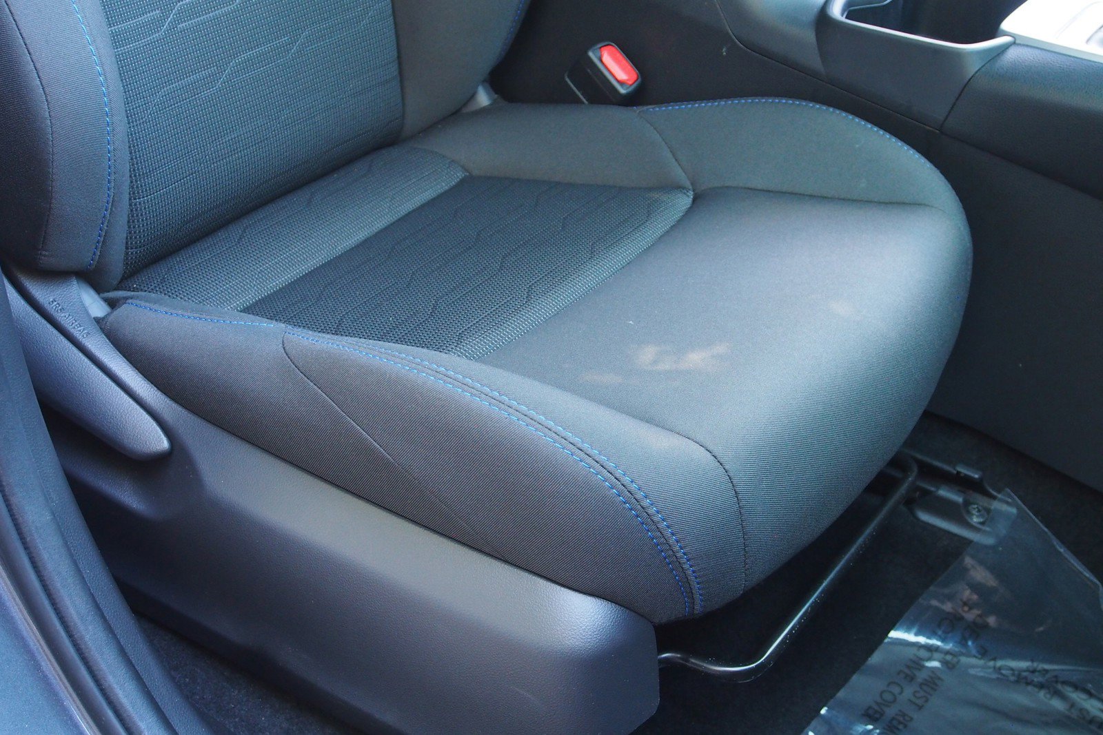 Used 2024 Toyota RAV4 SE image 12