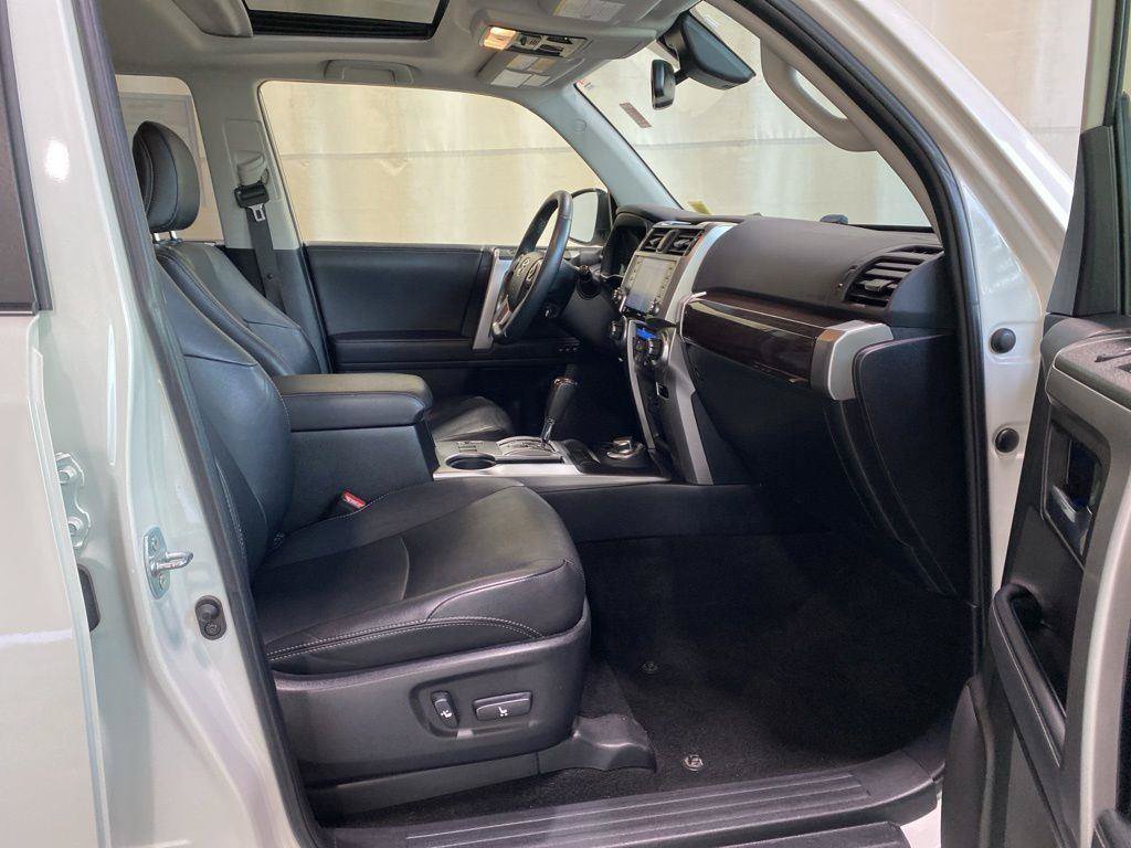 Used 2021 Toyota 4Runner Limited AWD/4WD image 12