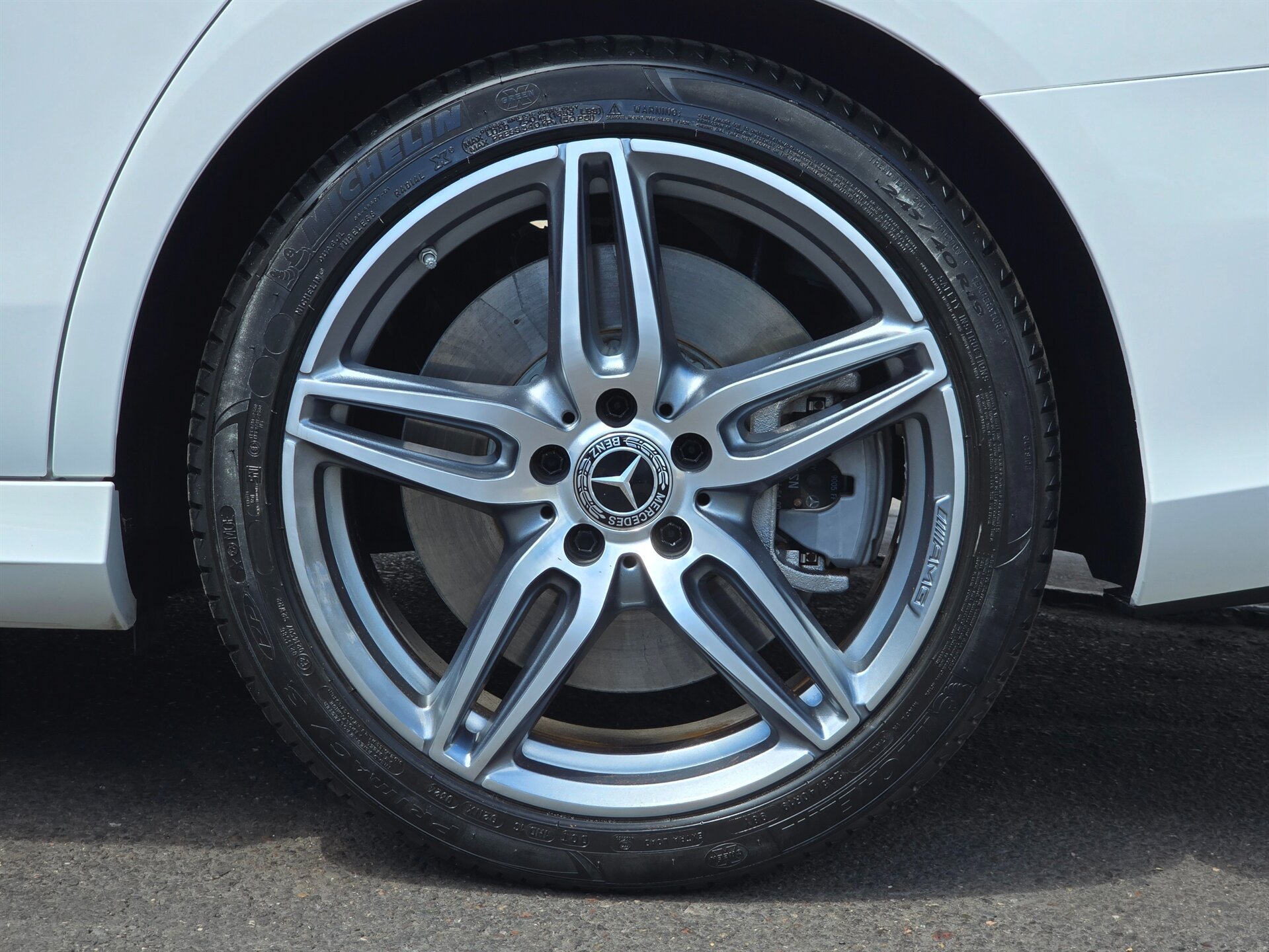 Used 2018 Mercedes-Benz E 400 4MATIC Sedan w/ Premium 1 Package image 38