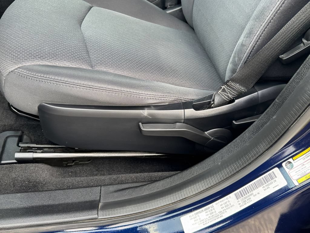 Used 2013 Chrysler 200 Touring FWD image 17