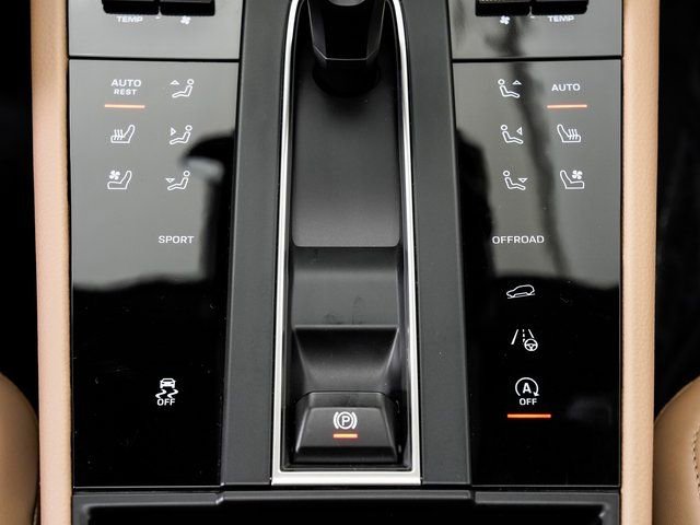 Certified 2025 Porsche Macan image 20