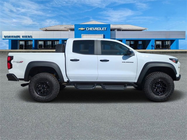 New 2025 Chevrolet Colorado ZR2 w/ ZR2 Bison Edition image 2