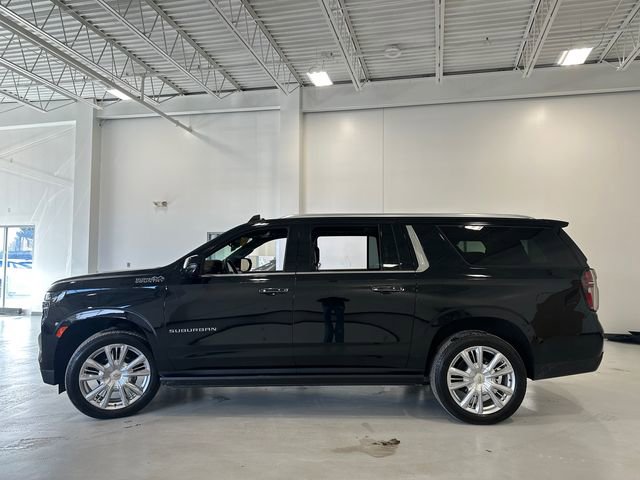 Used 2023 Chevrolet Suburban High Country image 14