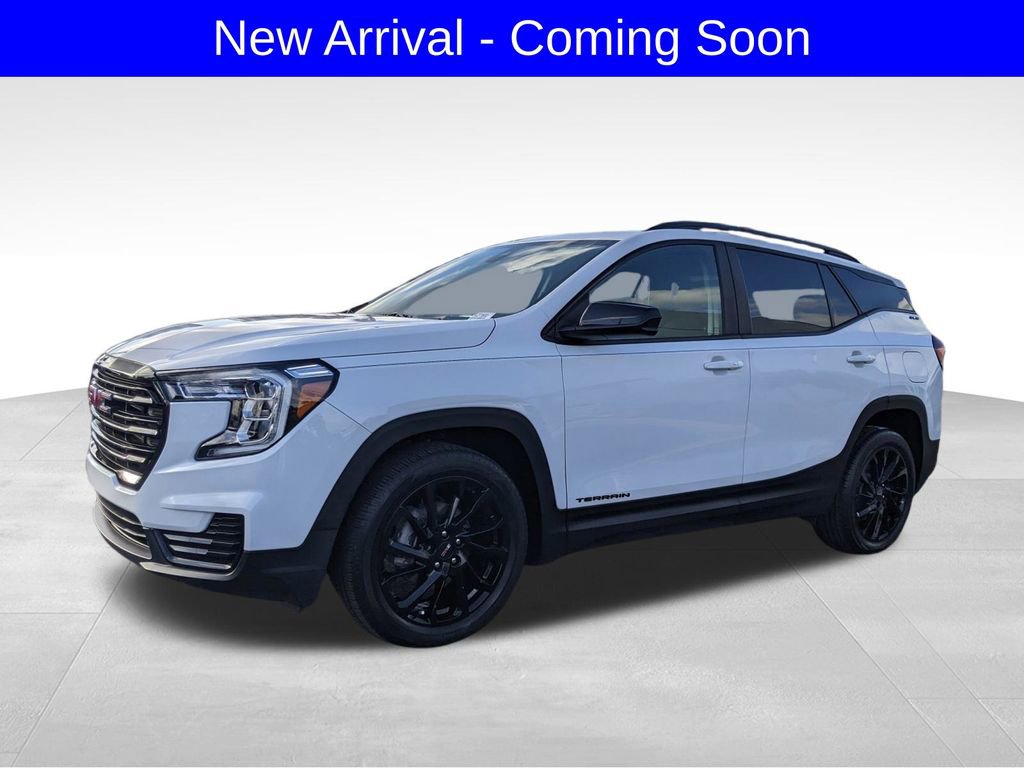 Used 2023 GMC Terrain SLE w/ Driver Convenience Package image 4