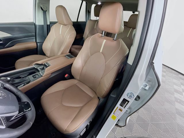 Used 2024 Toyota Grand Highlander Platinum image 21