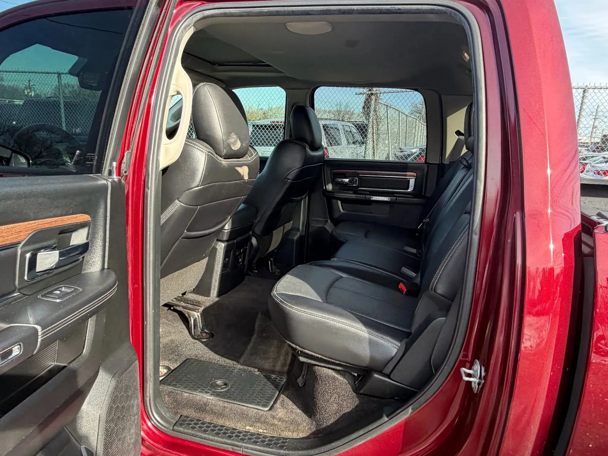 Used 2017 RAM 1500 Laramie image 14