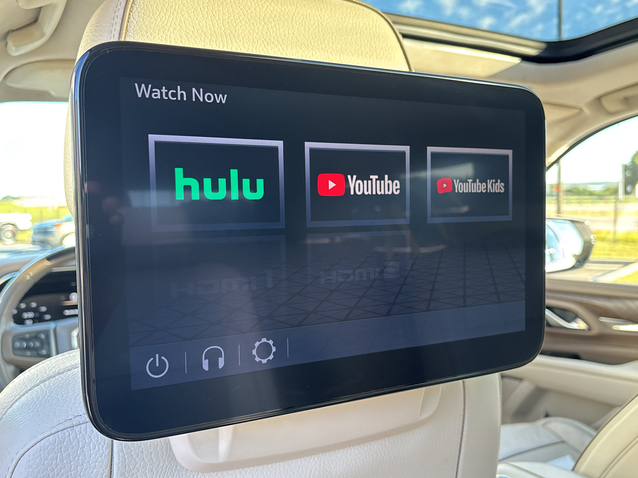 Used 2023 GMC Yukon XL Denali w/ Advanced Technology Package RWD image 30