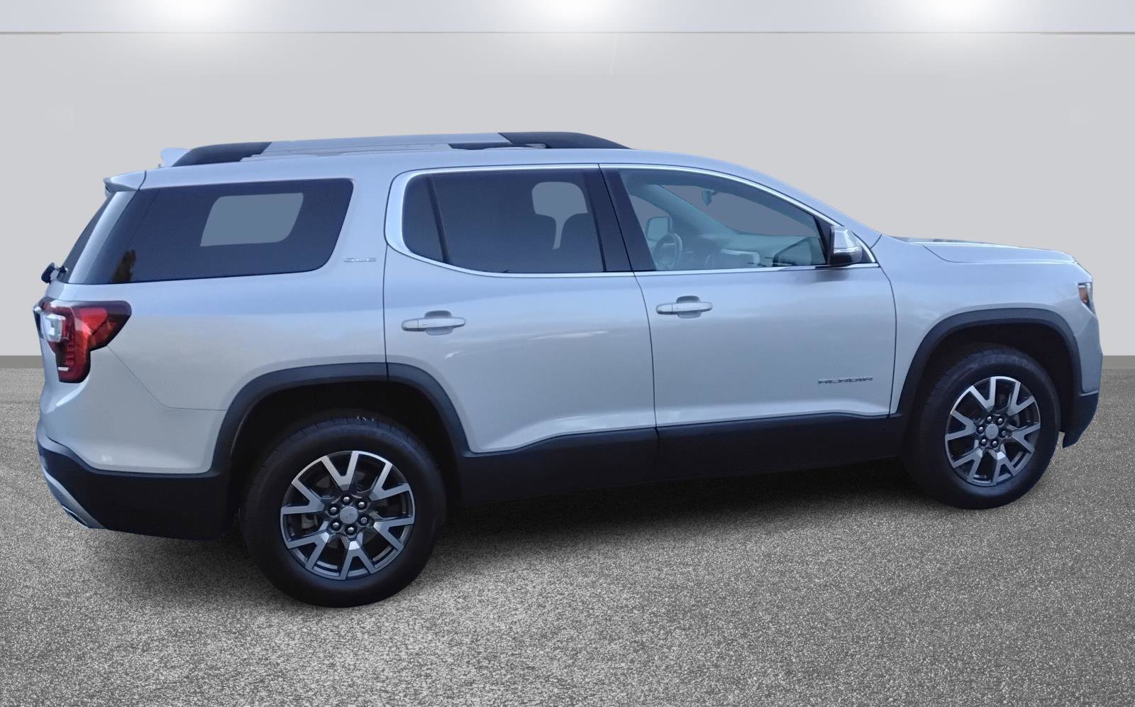 Used 2020 GMC Acadia SLE w/ Driver Convenience Package image 4