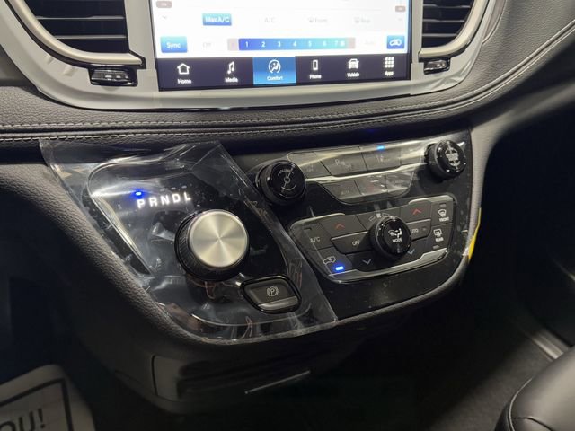 New 2026 Chrysler Pacifica Select w/ S Appearance Package image 23