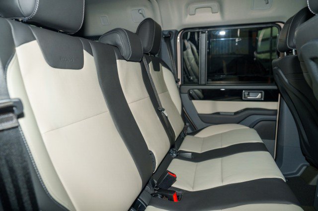 Used 2025 INEOS Grenadier Station Wagon AWD/4WD image 21