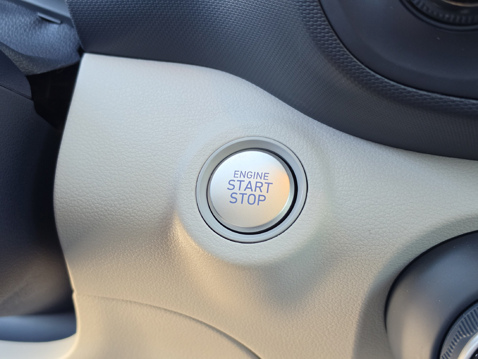 Used 2026 Hyundai Venue SEL FWD image 32