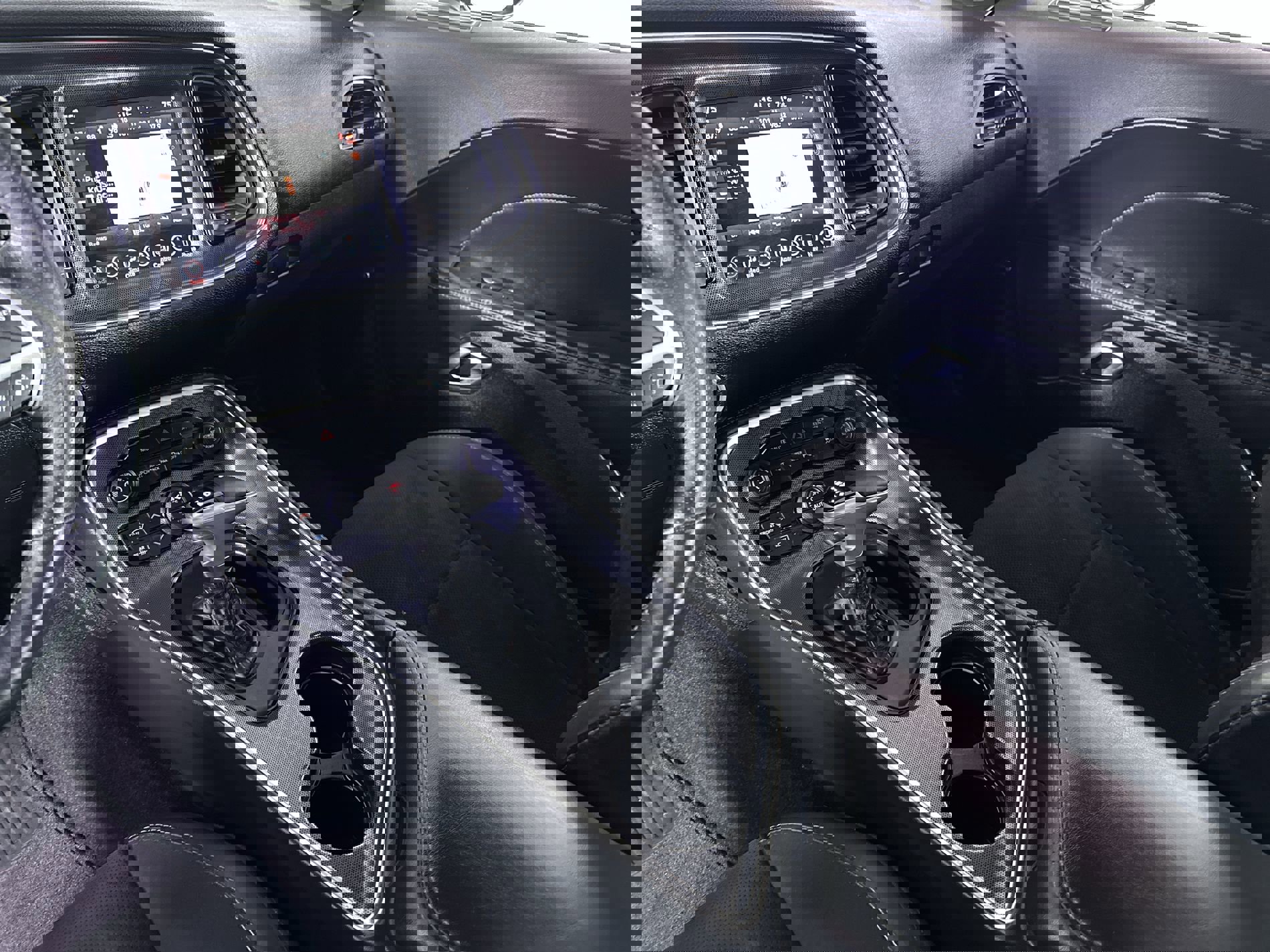 Used 2017 Dodge Challenger GT w/ Technology Group image 72