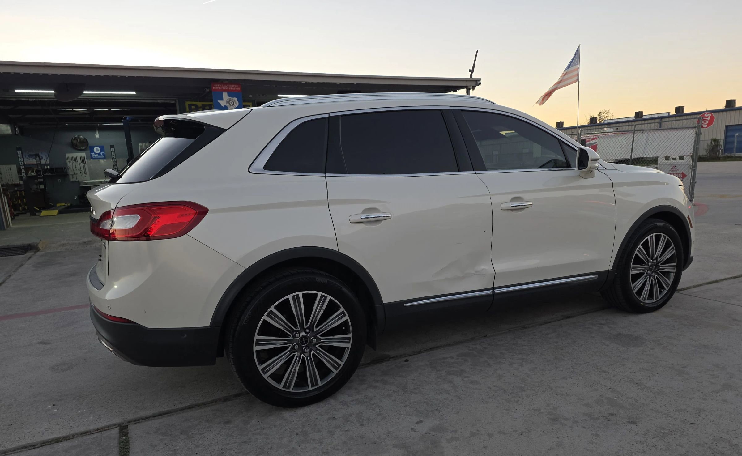 Used 2016 Lincoln MKX Black Label w/ Technology Package image 17
