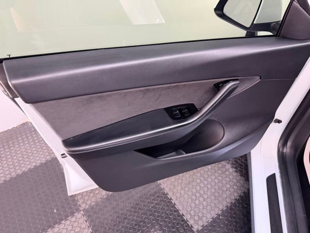 Used 2020 Tesla Model Y Long Range AWD/4WD image 13