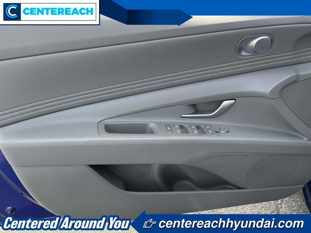 Used 2025 Hyundai Elantra Sport FWD image 14