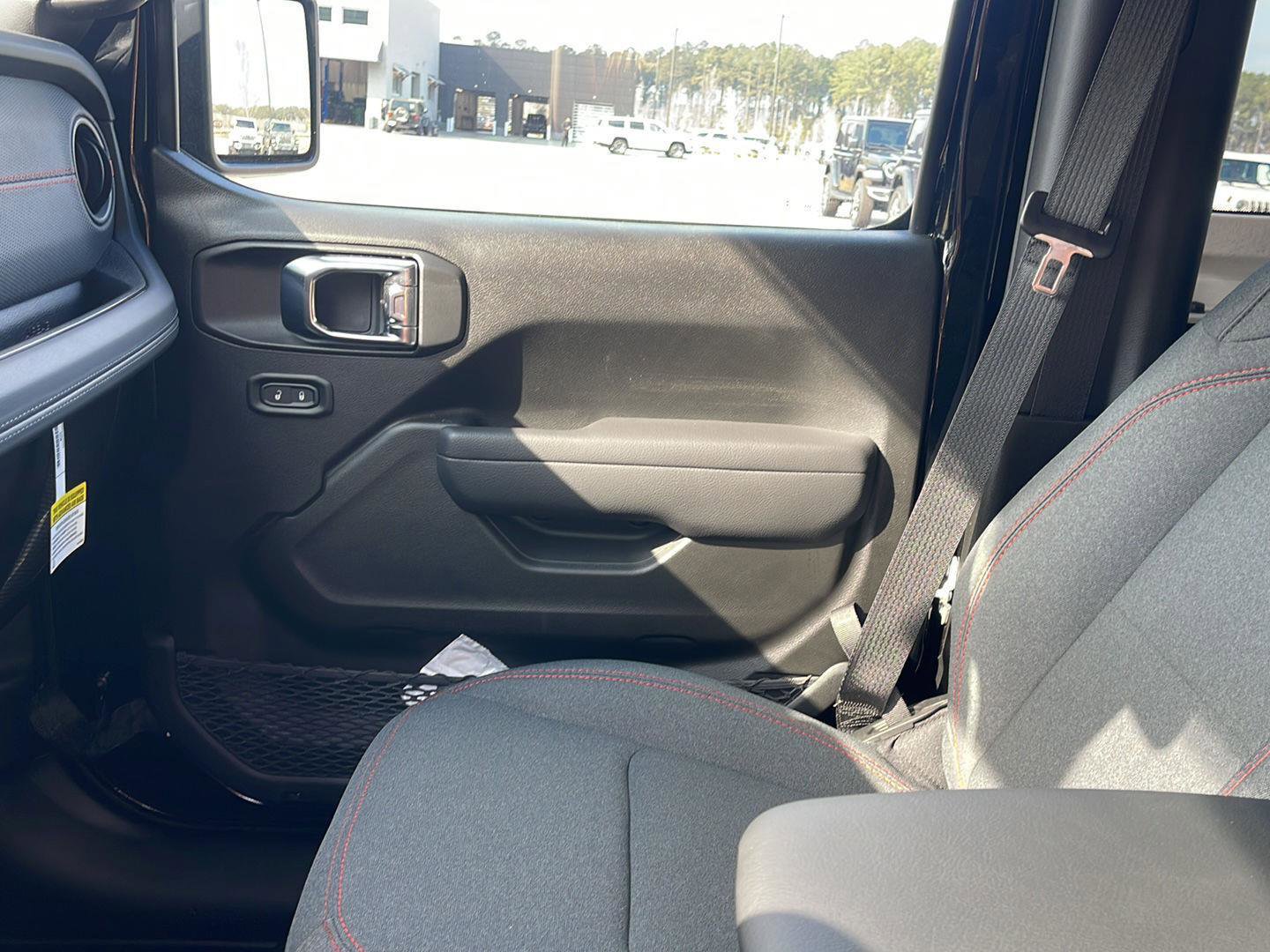 New 2025 Jeep Wrangler Rubicon AWD/4WD image 24