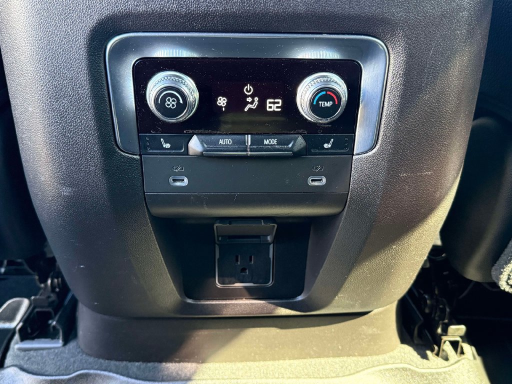 Used 2021 GMC Yukon Denali w/ Advanced Technology Package AWD/4WD image 21