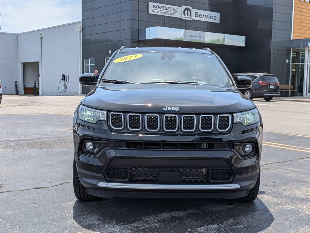 Used 2023 Jeep Compass Limited AWD/4WD image 2
