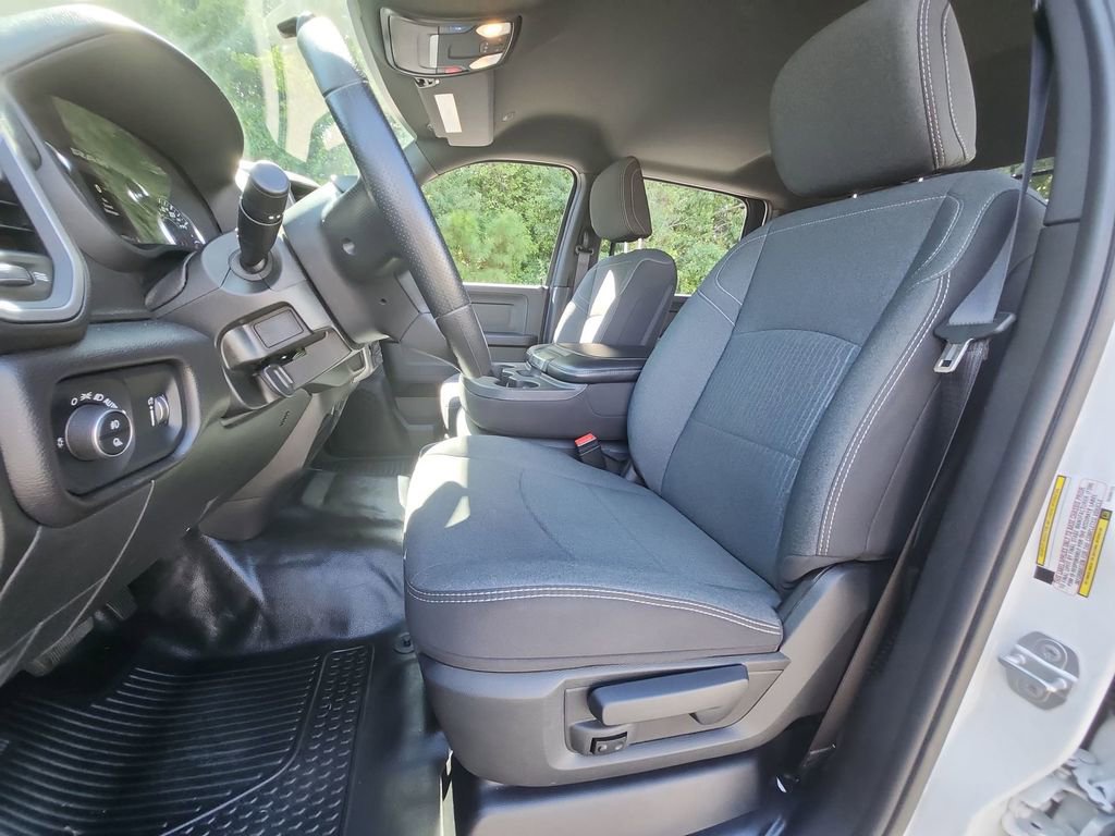 Used 2024 RAM 3500 Tradesman w/ Chrome Appearance Group image 23