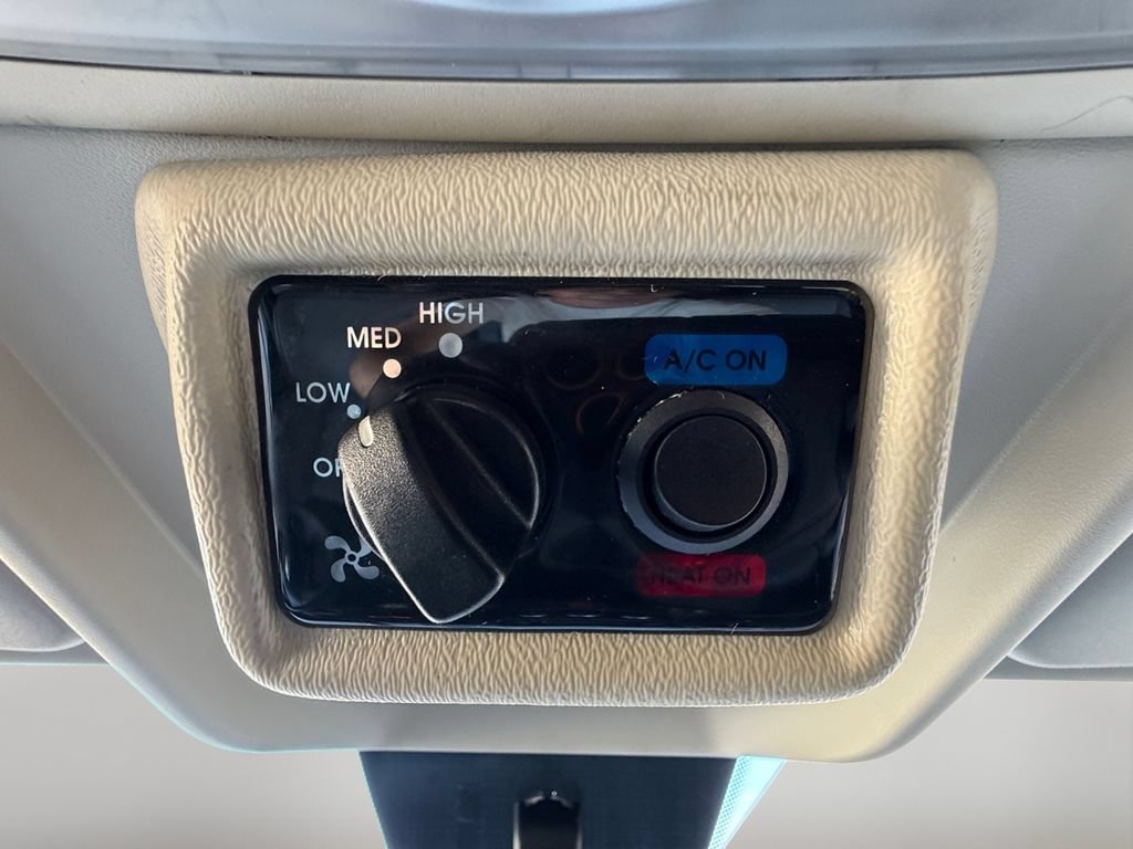 Used 2021 RAM ProMaster 2500 w/ Convenience Group FWD image 31