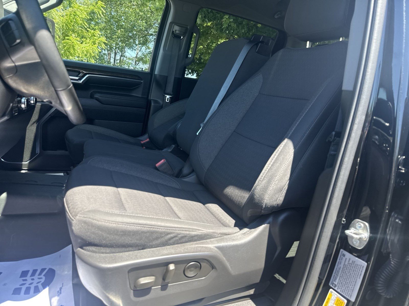 Used 2024 GMC Sierra 2500 SLE w/ SLE Value Package; AWD/4WD image 13