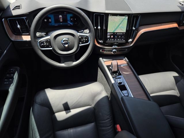 Used 2024 Volvo XC60 B5 Plus AWD/4WD image 18