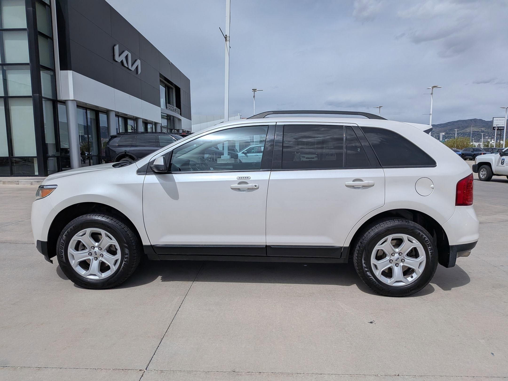 Used 2014 Ford Edge SEL AWD/4WD image 2