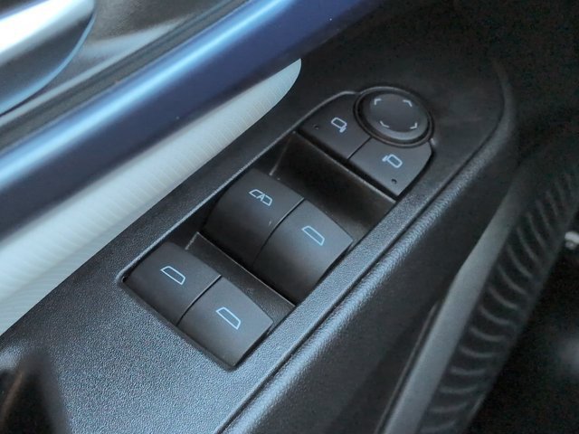 Used 2024 Chevrolet Equinox EV LT FWD image 23
