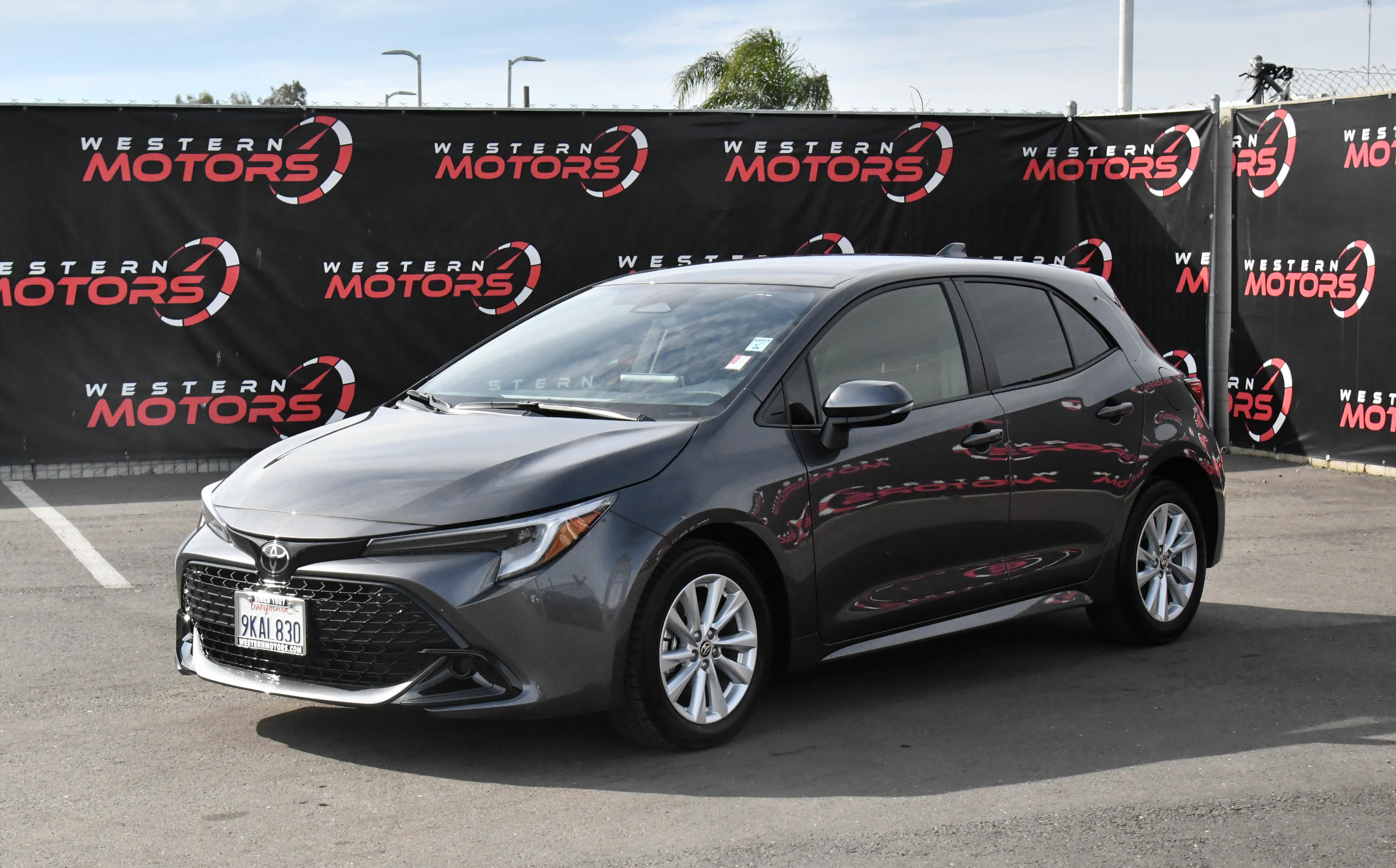 Used 2024 Toyota Corolla SE w/ SE Package image 3