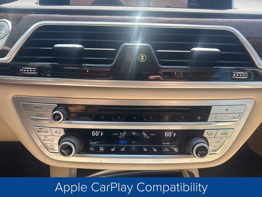 Used 2020 BMW 750i xDrive AWD/4WD image 26