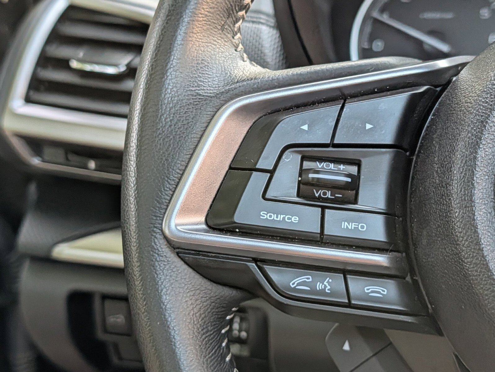 Used 2024 Subaru Forester Premium AWD/4WD image 31