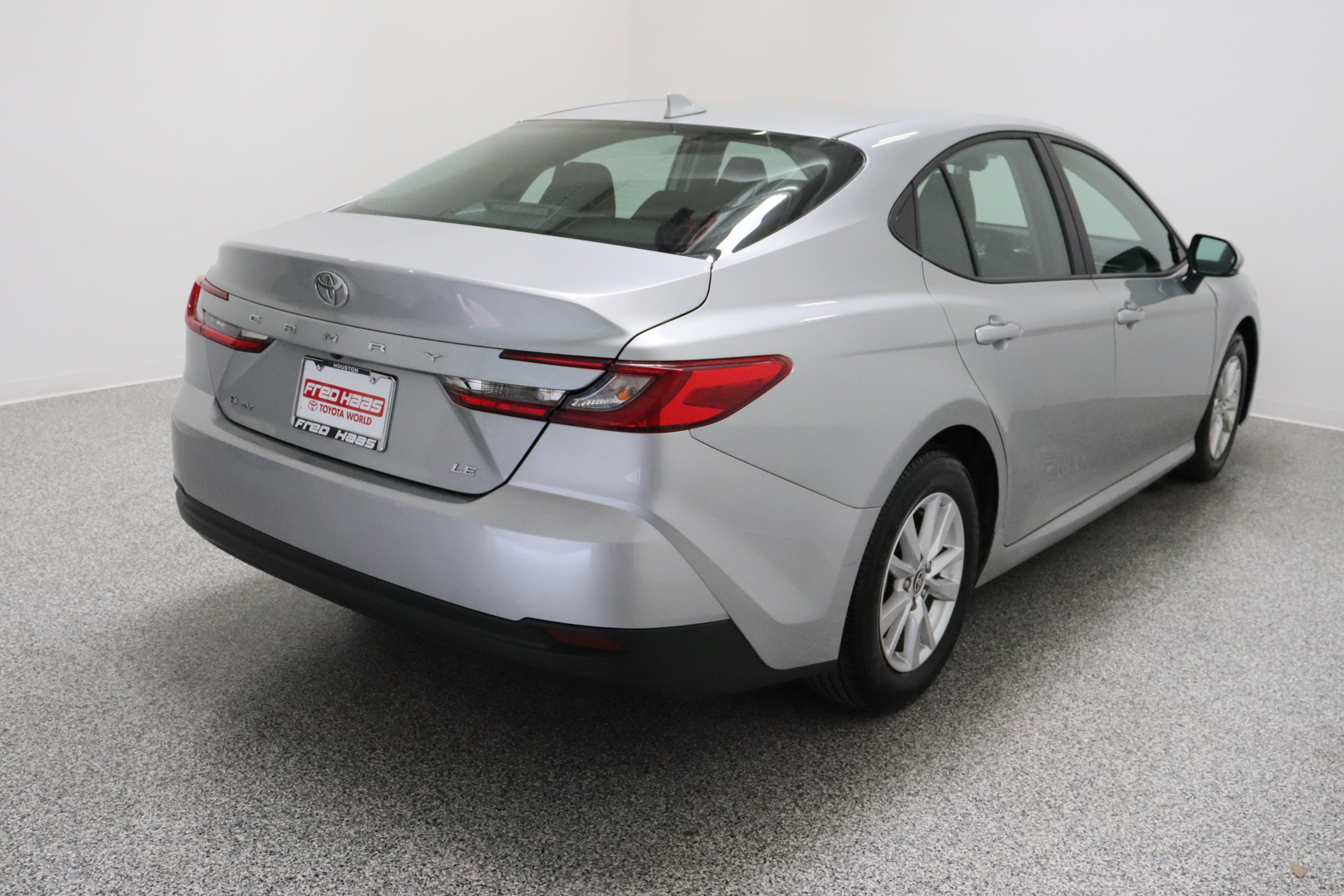 Used 2025 Toyota Camry LE FWD image 7