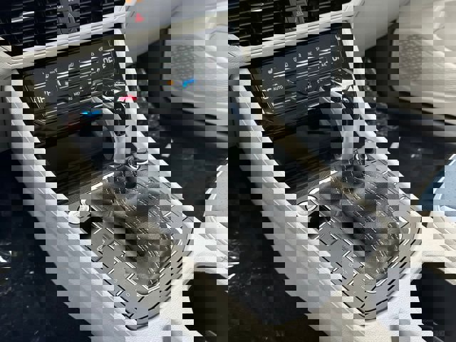 New 2025 Volkswagen Jetta SE image 32