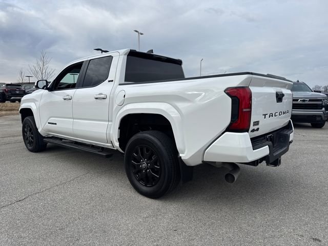 Used 2024 Toyota Tacoma SR5 AWD/4WD image 4