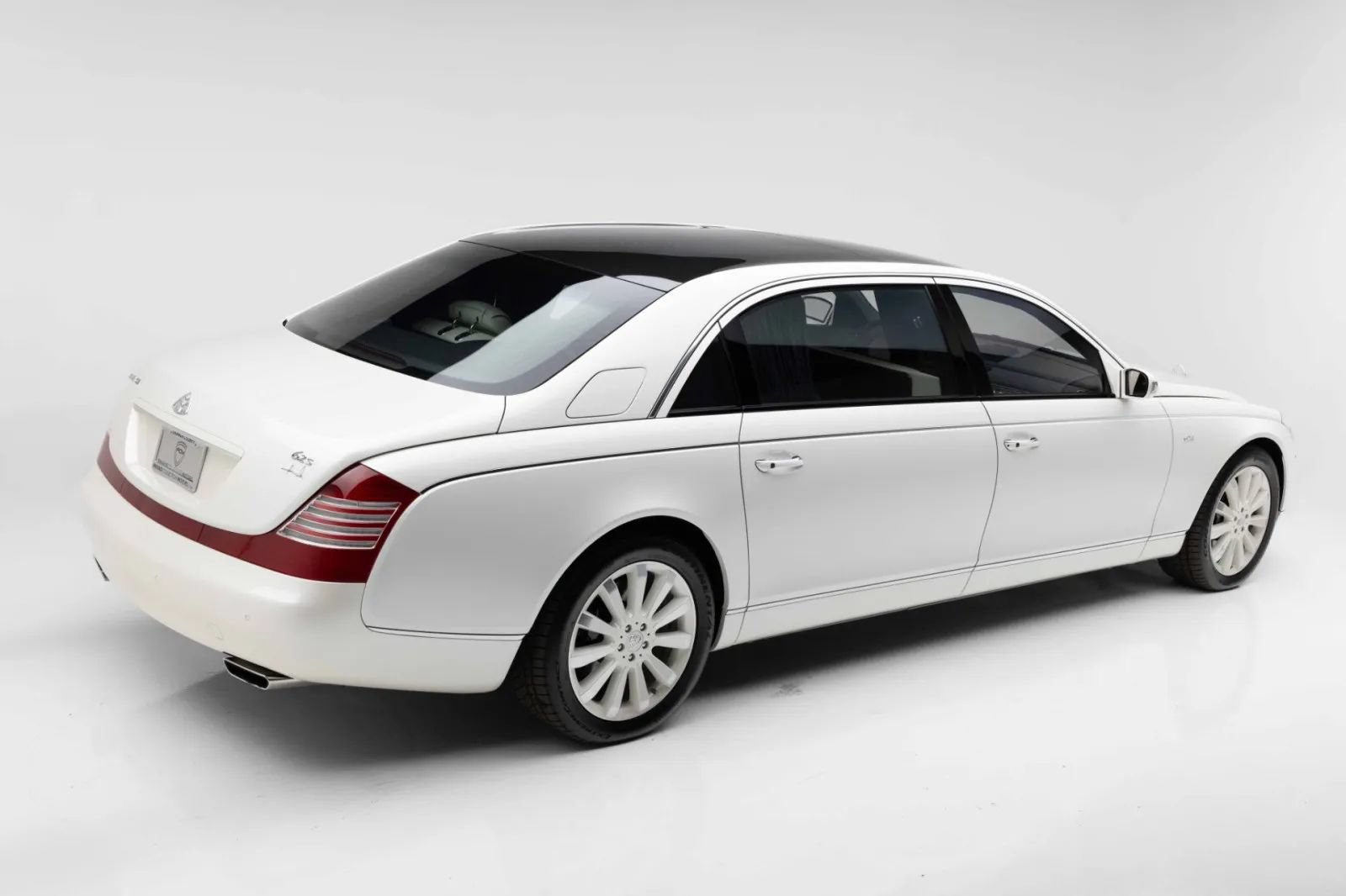 Used 2009 Maybach 62 S RWD image 3