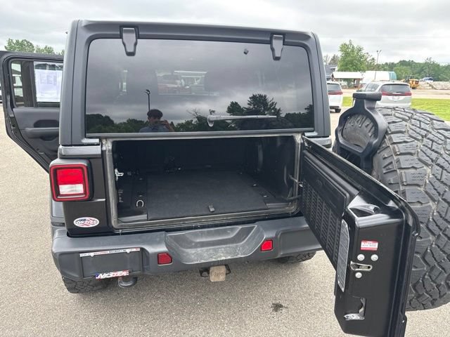 Used 2018 Jeep Wrangler Unlimited Sahara AWD/4WD image 35