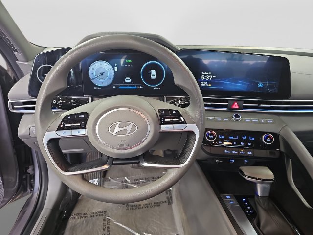 Used 2024 Hyundai Elantra SEL FWD image 17