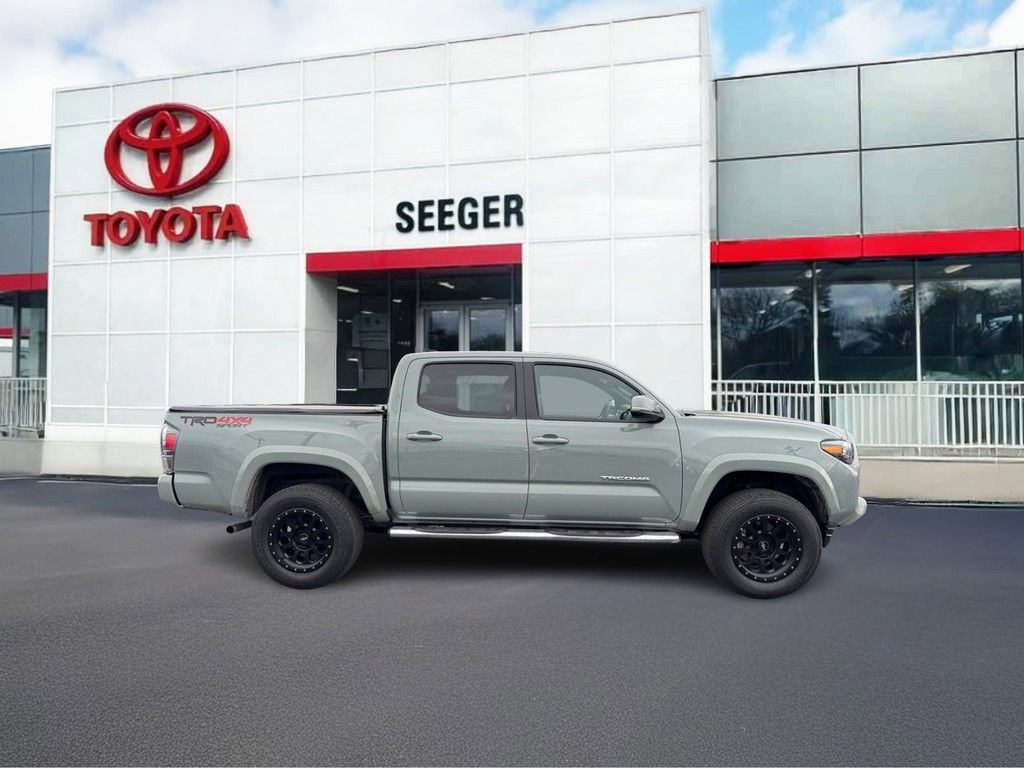 Used 2023 Toyota Tacoma TRD Sport w/ Technology Package AWD/4WD image 2
