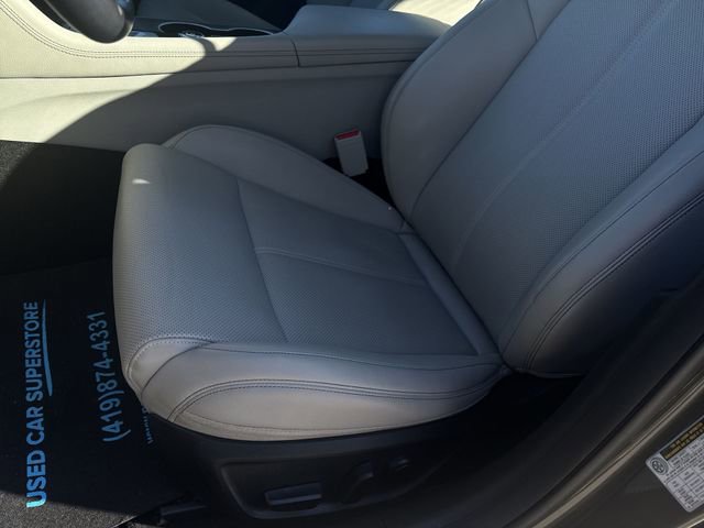 Used 2023 Genesis G70 2.0T AWD/4WD image 19