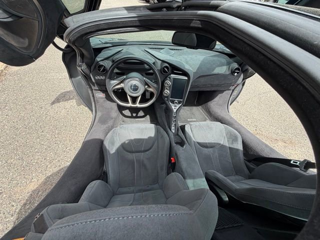 Used 2018 McLaren 720S RWD image 17