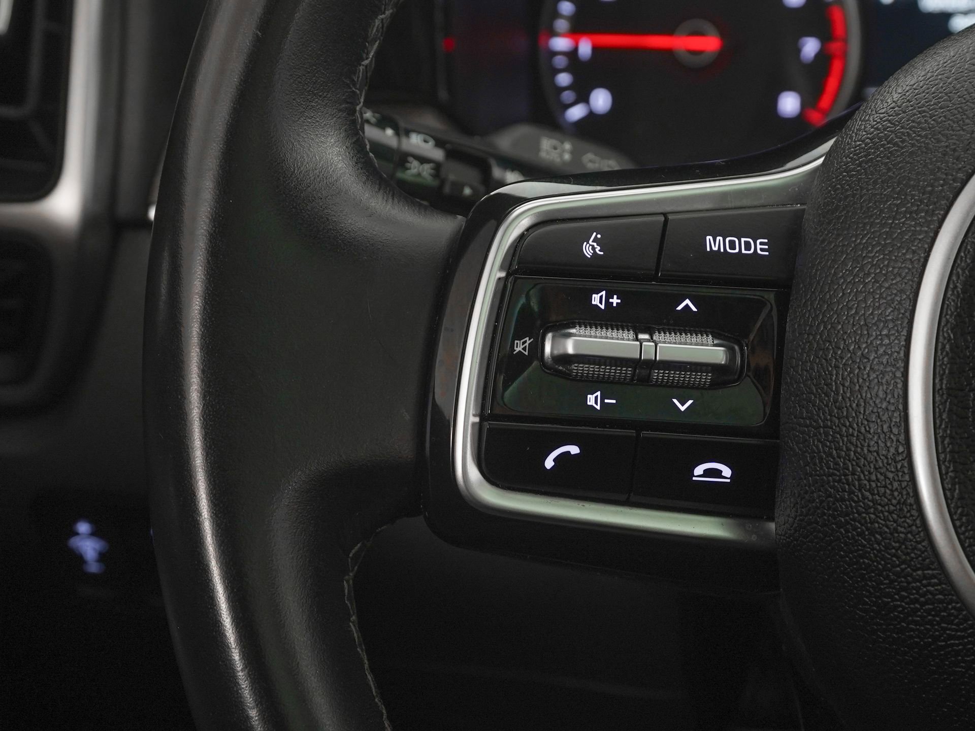 Used 2022 Kia Sorento EX w/ Panoramic Sunroof Package image 21