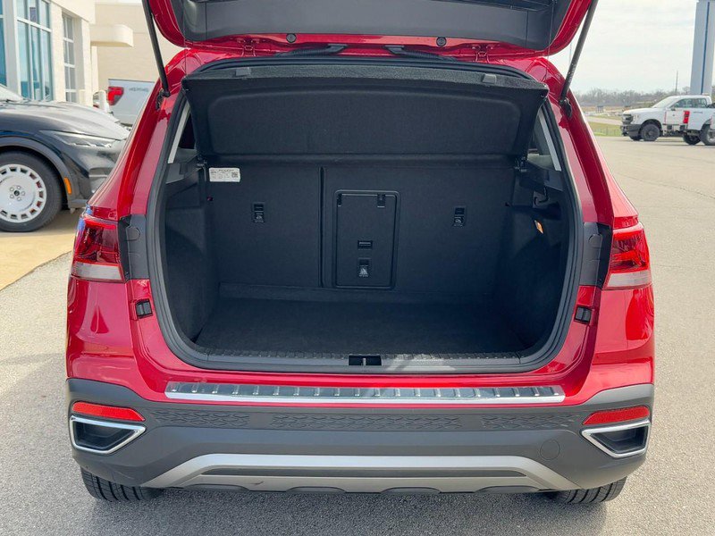 Used 2022 Volkswagen Taos SE image 5