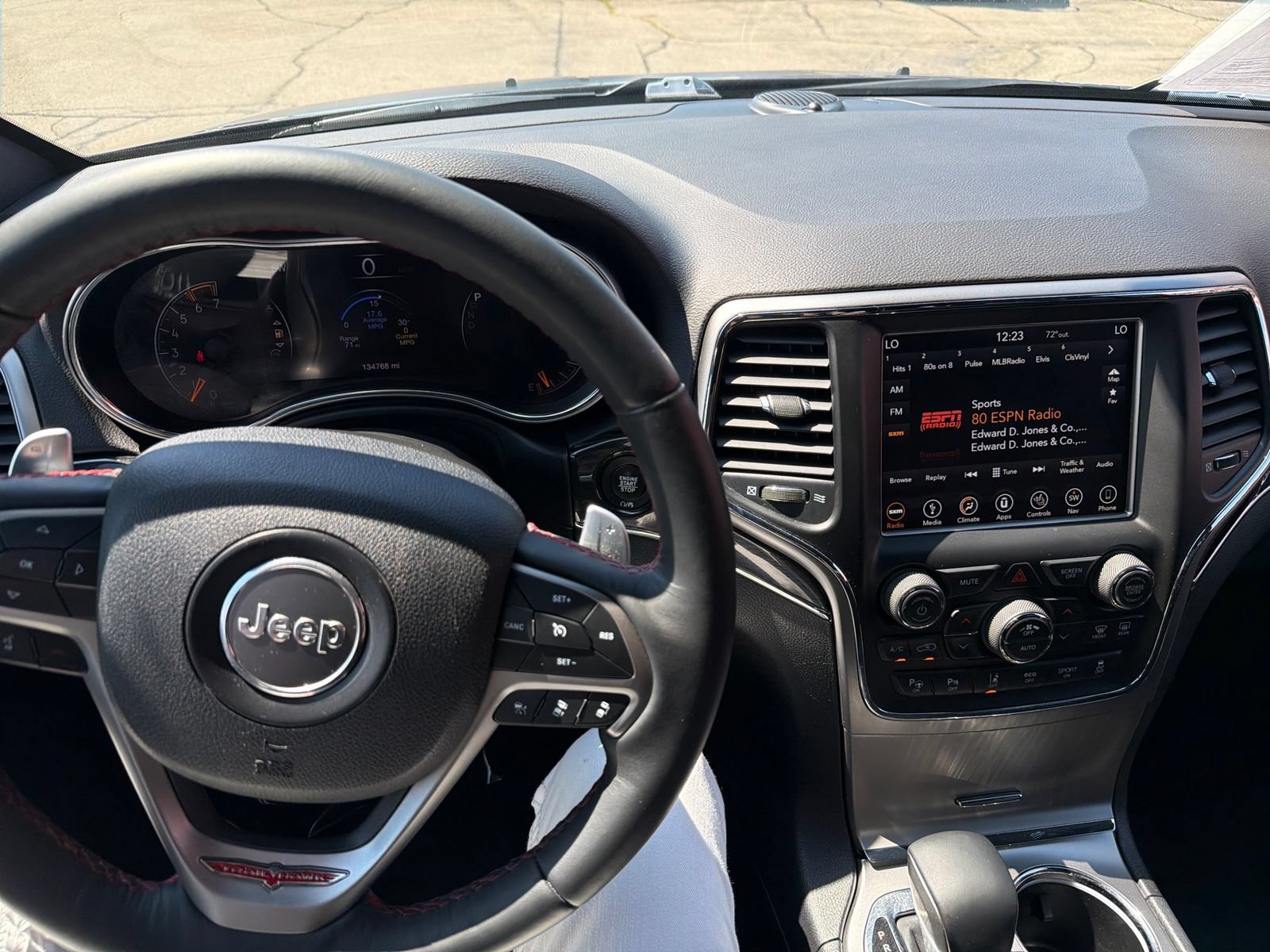 Used 2018 Jeep Grand Cherokee Trailhawk AWD/4WD image 15