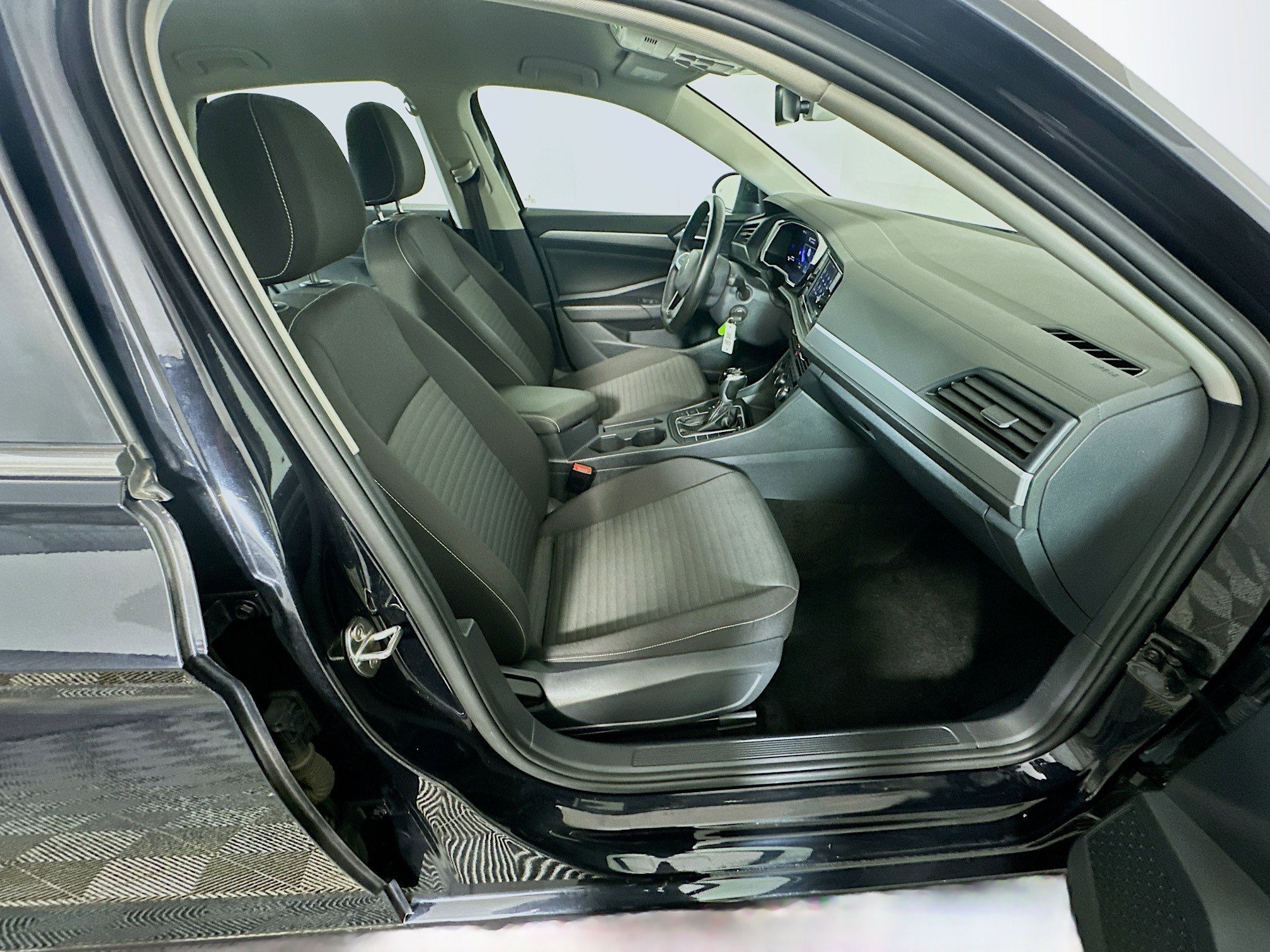 Used 2024 Volkswagen Jetta S image 30