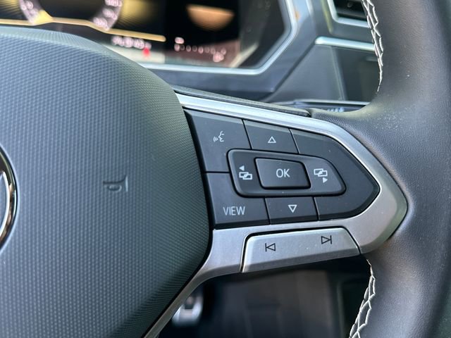 Used 2023 Volkswagen Tiguan SE R-Line image 25